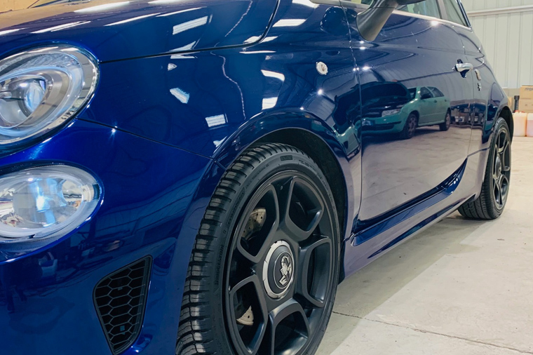 ABARTH AV DROIT GLOSS ABARTH AV DROIT GLOSS